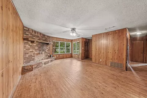 Living - 1297 Hwy 234, Ashdown, AR 71822 photo 2 of 4