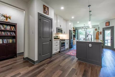 Entry Way - 2691 Juniper Dr, Benton, AR 72019 photo 4 of 6