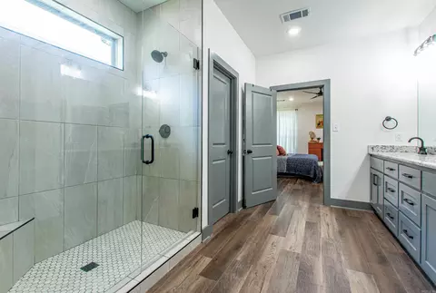 Bath - 2691 Juniper Dr, Benton, AR 72019 photo 4 of 4