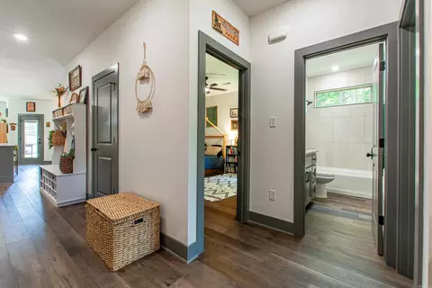 Entry Way - 2691 Juniper Dr, Benton, AR 72019 photo 3 of 6