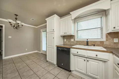 Kitchen - 325 Austin Creek Dr, Austin, AR 72007 photo 3 of 3