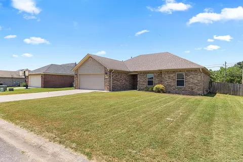 Exterior - 2411 Lancashire Ln, Cabot, AR 72023 photo 3 of 8