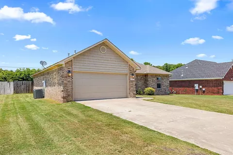 Exterior - 2411 Lancashire Ln, Cabot, AR 72023 photo 2 of 8