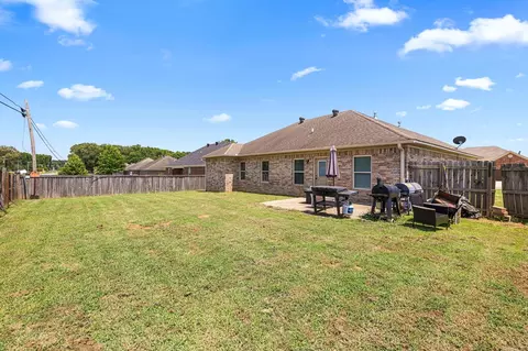Exterior - 2411 Lancashire Ln, Cabot, AR 72023 photo 7 of 8