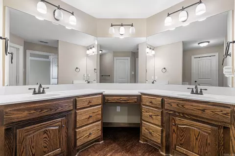 Bath - 2411 Lancashire Ln, Cabot, AR 72023 photo 1 of 3