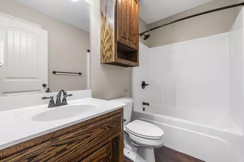 Bath - 2411 Lancashire Ln, Cabot, AR 72023 photo 3 of 3