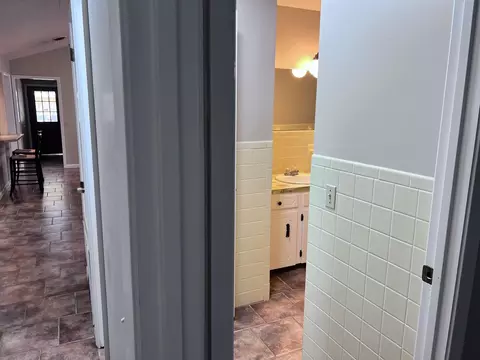Entry Way - 236 N Riverview Ln, Mountain View, AR 72560 photo 3 of 4