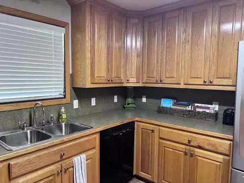 Kitchen - 236 N Riverview Ln, Mountain View, AR 72560 photo 2 of 3
