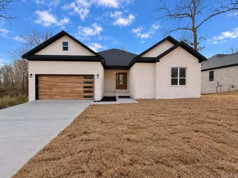 241 Rose Creek Ct, Hot Springs, AR 71901