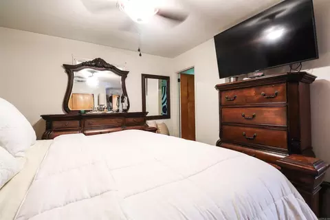 Bedroom - 3702 Fair Oaks Dr, Pine Bluff, AR 71603 photo 5 of 6