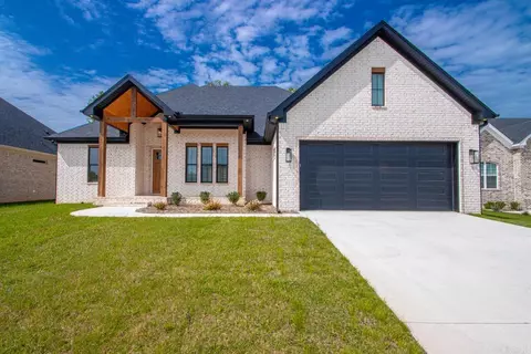 557 Valley Oak Dr, Sherwood, AR 72120
