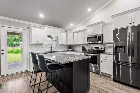 Kitchen - 29 Patti Cv, Ward, AR 72176 photo 2 of 3