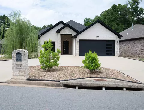 8200 Kanis Pines Dr, Little Rock, AR 72204