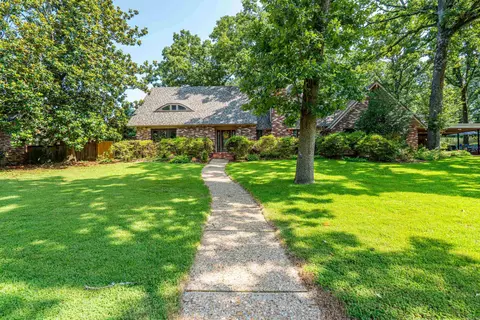 905 Silverwood Trl, North Little Rock, AR 72116