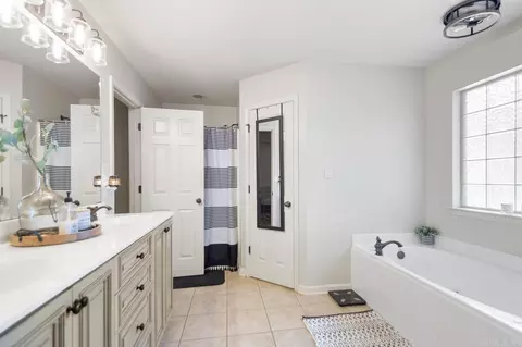 Bath - 112 Kee Cove Cv, Benton, AR 72015 photo 4 of 4