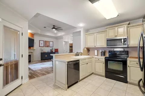 Kitchen - 112 Kee Cove Cv, Benton, AR 72015 photo 3 of 3
