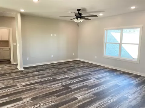 Living - 1229 Stella Ln, Trumann, AR 72472 photo 2 of 2
