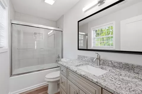 Bath - 710 Clara Dr, Conway, AR 72034 photo 2 of 4