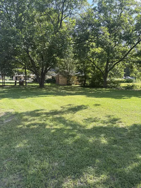Exterior - 2119 Sulton St, Malvern, AR 72104 photo 4 of 4