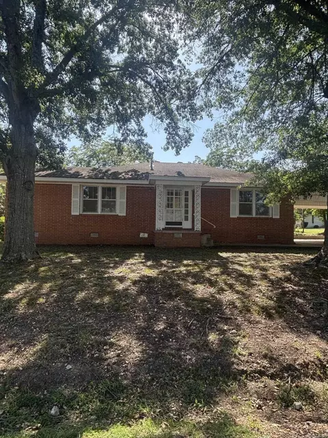 Exterior - 2119 Sulton St, Malvern, AR 72104 photo 2 of 4