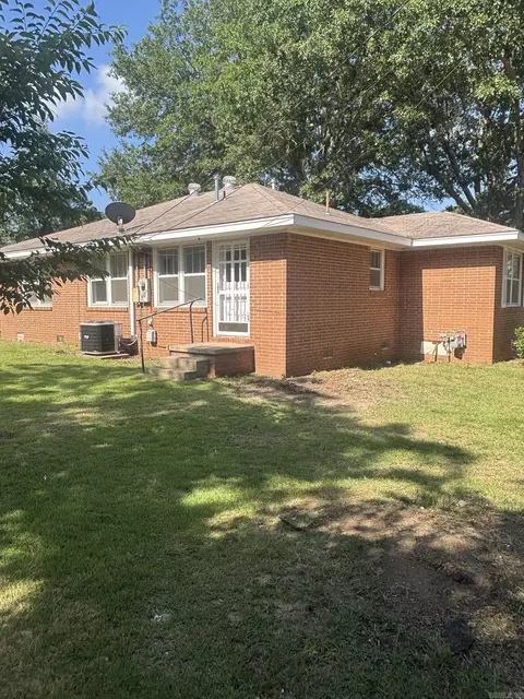 Exterior - 2119 Sulton St, Malvern, AR 72104 photo 3 of 4