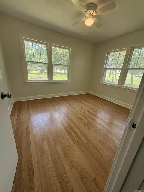 Bedroom - 2119 Sulton St, Malvern, AR 72104 photo 2 of 3
