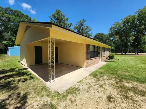 466 Atkins St, Hampton, AR 71744 photo 3