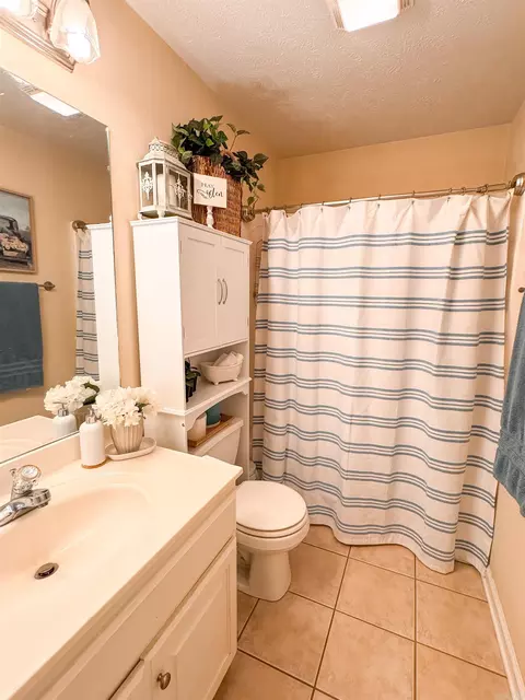 Bath - 301 Crain, Searcy, AR 72143 photo 2 of 3