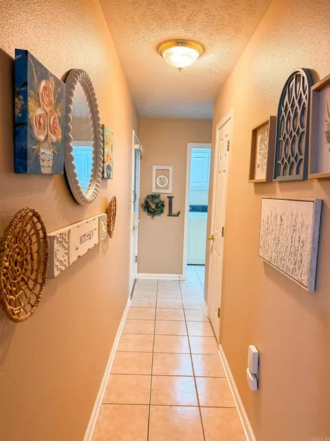 Entry Way - 301 Crain, Searcy, AR 72143 photo 1 of 3