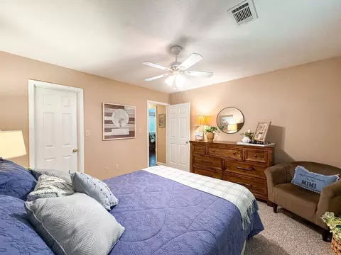 Bedroom - 301 Crain, Searcy, AR 72143 photo 7 of 8