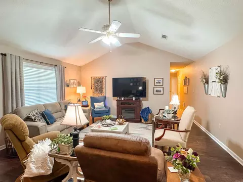 Living - 301 Crain, Searcy, AR 72143 photo 5 of 6