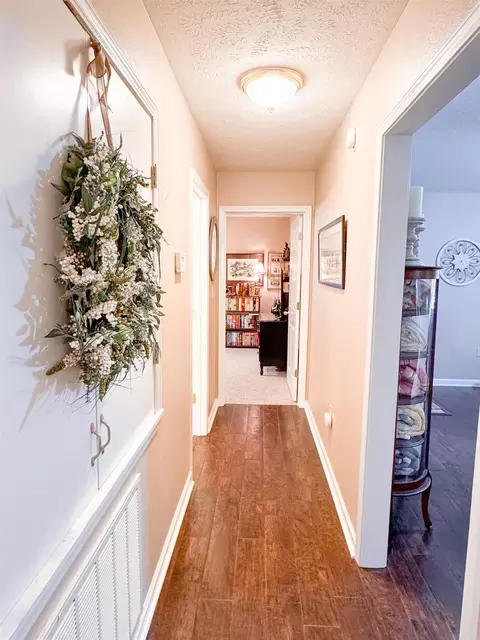 Entry Way - 301 Crain, Searcy, AR 72143 photo 2 of 3