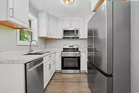 Kitchen - 2607 W 26th Ave, Pine Bluff, AR 71603 photo 1 of 2