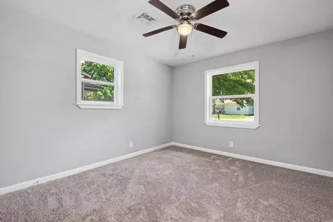 Bedroom - 2607 W 26th Ave, Pine Bluff, AR 71603 photo 6 of 11