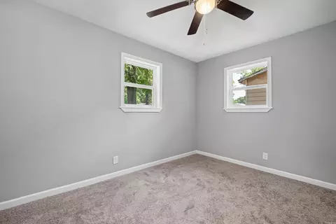 Bedroom - 2607 W 26th Ave, Pine Bluff, AR 71603 photo 8 of 11