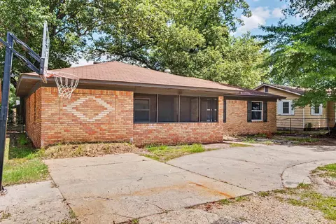 Exterior - 2607 W 26th Ave, Pine Bluff, AR 71603 photo 2 of 6