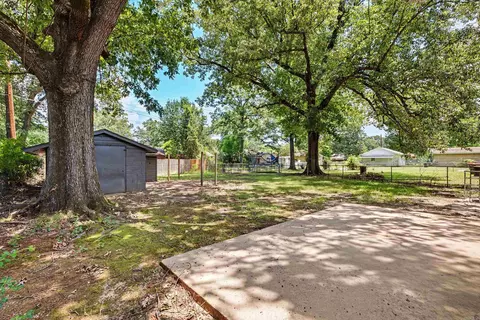 Exterior - 2607 W 26th Ave, Pine Bluff, AR 71603 photo 3 of 6