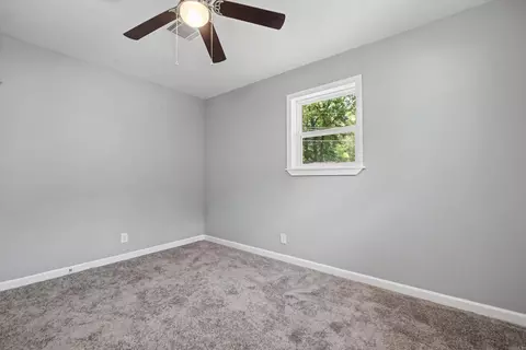 Bedroom - 2607 W 26th Ave, Pine Bluff, AR 71603 photo 10 of 11