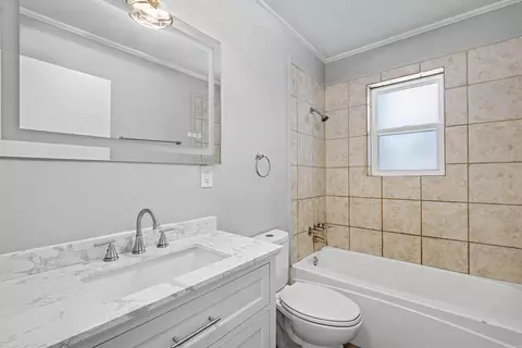 Bath - 2607 W 26th Ave, Pine Bluff, AR 71603 photo 1 of 1
