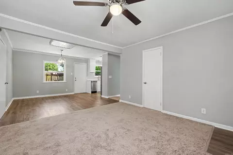 Living - 2607 W 26th Ave, Pine Bluff, AR 71603 photo 3 of 3