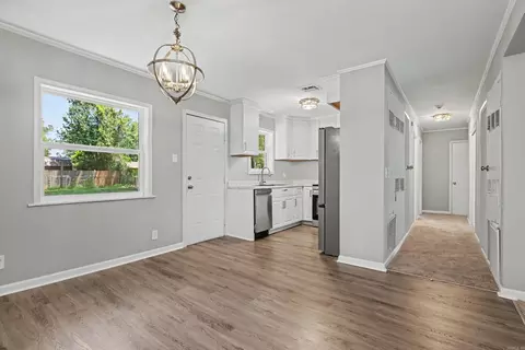 Entry Way - 2607 W 26th Ave, Pine Bluff, AR 71603 photo 2 of 3