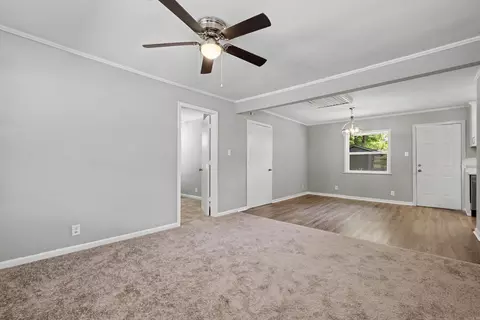 Living - 2607 W 26th Ave, Pine Bluff, AR 71603 photo 1 of 3