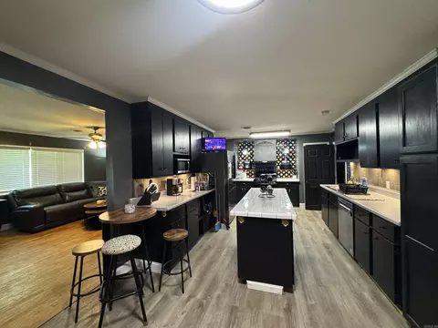 Kitchen - 1111 View, Morrilton, AR 72110 photo 1 of 4