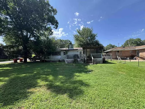 Exterior - 1111 View, Morrilton, AR 72110 photo 6 of 8