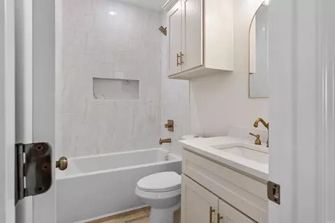 Bath - 517 Madeleine Cir, Austin, AR 72007 photo 8 of 8