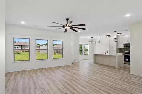 Living - 517 Madeleine Cir, Austin, AR 72007 photo 2 of 6