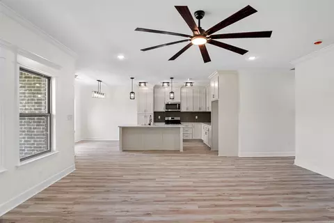 Living - 517 Madeleine Cir, Austin, AR 72007 photo 3 of 6