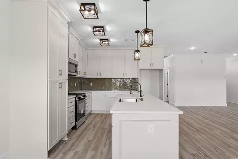 Kitchen - 517 Madeleine Cir, Austin, AR 72007 photo 3 of 3