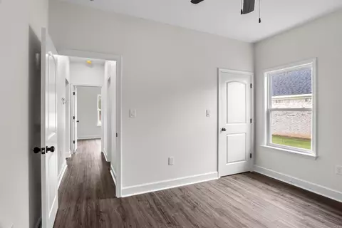 Entry Way - 515 Madeleine Cir, Austin, AR 72007 photo 4 of 4