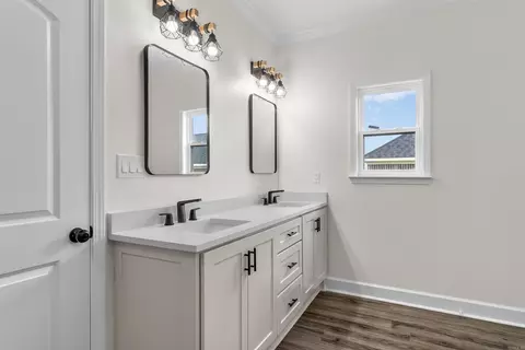 Bath - 515 Madeleine Cir, Austin, AR 72007 photo 7 of 7